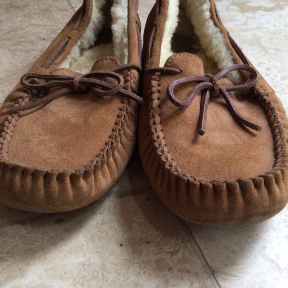 UGG Dakota Slippers - Picture 3 of 6